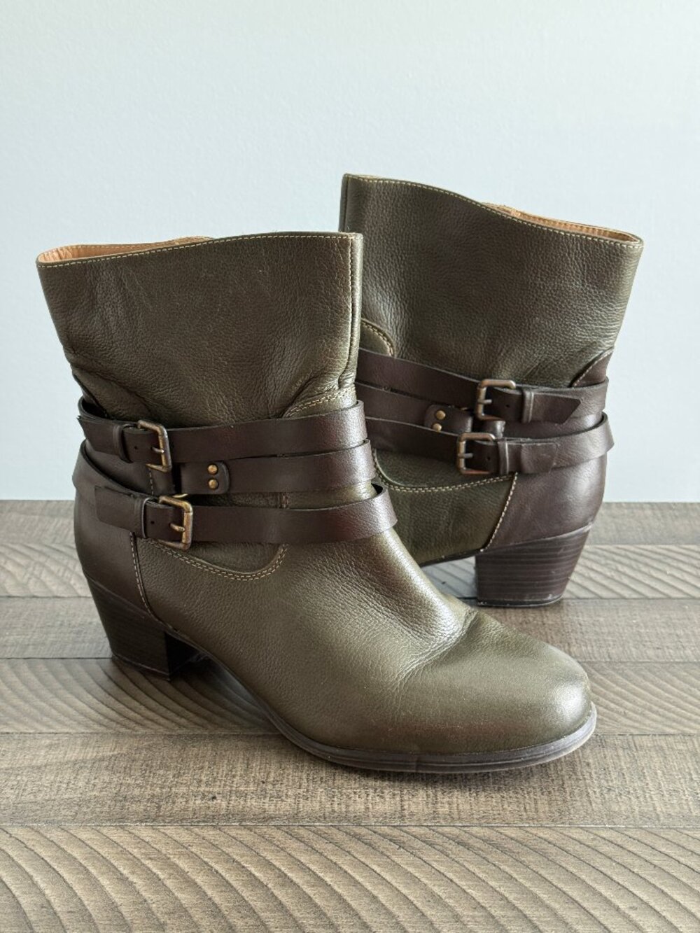 Naturalizer Women's Green Katrina Leather Buckle Ankle Boots Shoe Size 9W